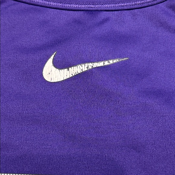Nike Women's Vibrant Purple Sports Bra - Picture 4 of 4